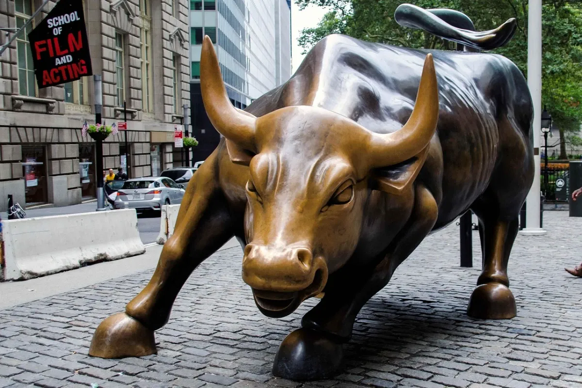 S&P 500 hoje sobe enquanto petróleo cai para perto de US$ 88 o barril